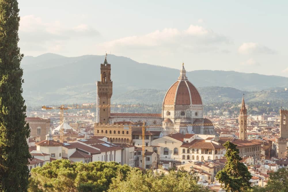 Ein malerischer Blick auf die wunderschöne Stadt Florenz in Italien.