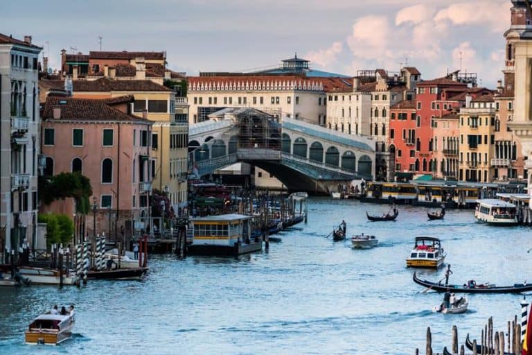 Venezia enthüllt: Jenseits der Gondelfahrten